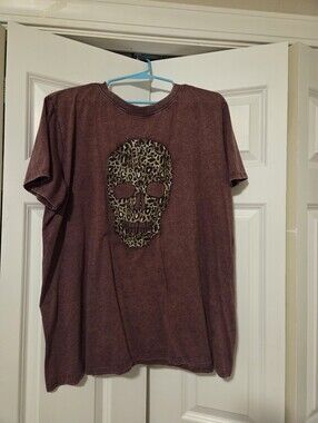 Maurices Burgundy Short Sleeve Tee with Leopard Skull Graphic